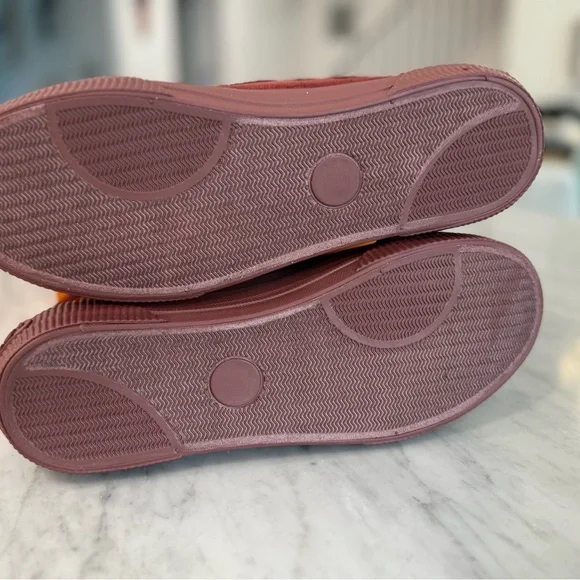 NWT Rocket Dog Women's Sneakers 7M - Maroon  Cheery Hi Flaxville Corduroy - Picture 3 of 9